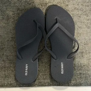Old Navy flip Flops size 8 thumbnail 1