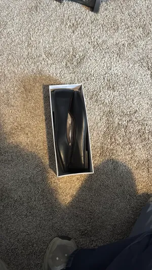 Women’s Black Flats Size 8 thumbnail 2