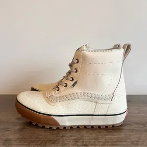 Vans NEW Unisex MTE Standard Mid Waterproof Cold Weather Boot Size 8.5 or 10 thumbnail 4