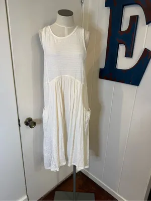 Sleeveless Cream Midi Dress with Relaxed A-Line Silhouette Sz S thumbnail 2