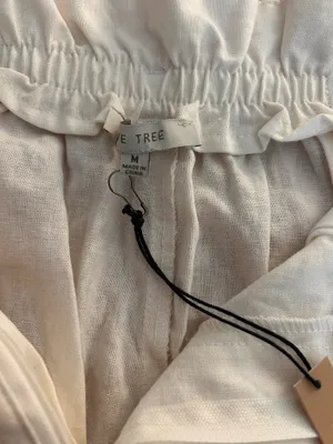 White Linen Shorts Size M thumbnail 3