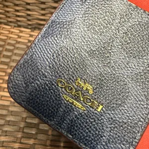 coach Zip Card Case In Signature Canvas cw883 thumbnail 3