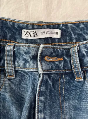 ZARA Straight High-Rise thumbnail 2