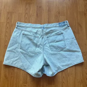 Abercrombie & Fitch High Rise Curve Love The Loose Short Denim Jean Shorts thumbnail 4