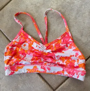 Old Navy Active Sports Bra thumbnail 1