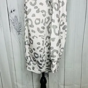 NWT Leo Rosi Womens Animal Print Pajama Sleepwear Set Sz S Gray Long Sleeve thumbnail 7