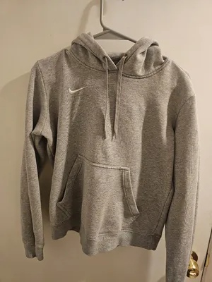 Nike Women’s hoodie thumbnail 2