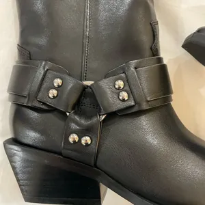Marc Fisher black leather Boots thumbnail 5
