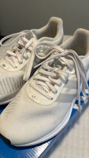 Adidas Swift Run thumbnail 2