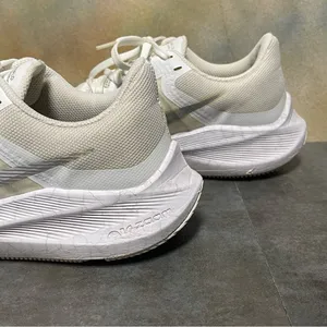 Nike Zoom Winflo 8 CW3421-104 Women's White Metallic Silver Running Shoes Size 8 thumbnail 10