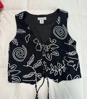 Boutique top thumbnail 1