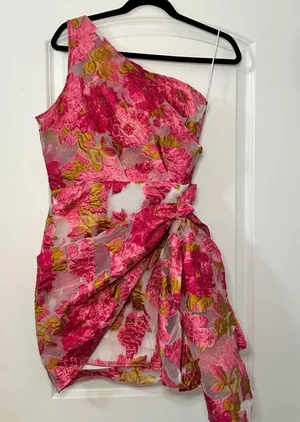 Showpo BRAILEY MINI DRESS - ONE SHOULDER WRAP FRONT IN PINK JACQUARD thumbnail 8