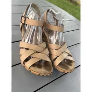 Dansko Tinsley Tan Nude Leather Strappy Clog Sandals Women Size 40 US 9 thumbnail 3