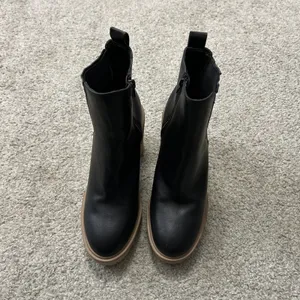 Dolce Vita‎ Jade platform Black Leather Lug Sole Boots Size 9 thumbnail 2