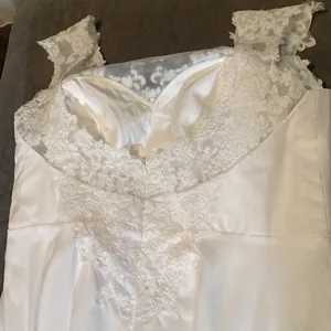 Women’s White Sleeveless Wedding Gown Zip Up with Sparkle Waist Size 3X NWOT thumbnail 10