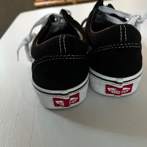 Vans unisex black shoe size 6 women’s 4.5 men’s thumbnail 2