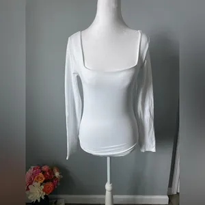Aritzia Babaton Contour Squareneck Long Sleeve Bodysuit - White thumbnail 4