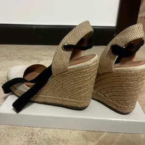 Elegant White Espadrille Wedge Sandals Size 7 thumbnail 7