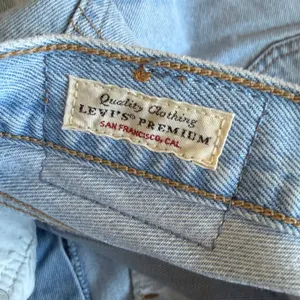 Levi's‎ Wedgie Short Light Wash Denim Jean Cut Offs Distressed Y2K Size 28 thumbnail 9