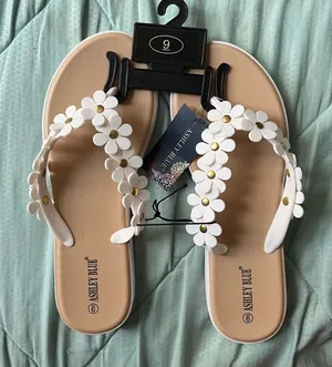 Ashley Blue Daisy Flip flops Size 9 White thumbnail 1