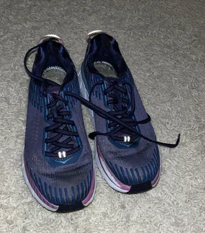 Hoka One One Bondi 6 Sneakers Size 6.5 thumbnail 2