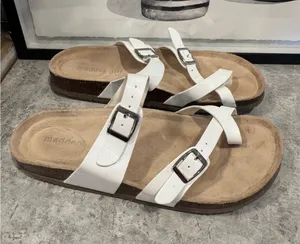 Madden Girl Bryceee Sandal White Criss-Cross Toe Straps Women's Size 9 thumbnail 1