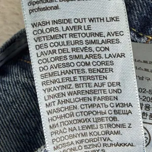 Levis 501 Original Fit Jeans Womens 25 Blue Denim Straight Leg Button Fly 9426 thumbnail 12