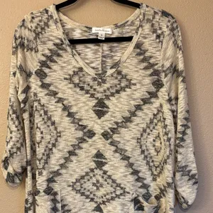 JohnPaulRichard M Southwest Boho Geometric Sweater Tan Gray Tunic Sharkbite Hem thumbnail 3