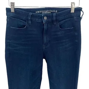 American Eagle Womens Super Stretch X4 Distressed High Rise Jegging‎ Dark Wash 6 thumbnail 2