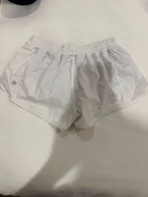 Lululemon Hotty hot 2.5 shorts in white thumbnail 2
