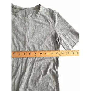 Lululemon Shirt Women XS Soft Gray Lightweight Running Casual Logo READ #JJJ6-1 thumbnail 4