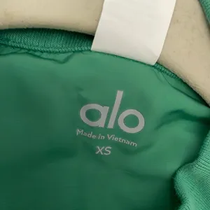 ALO Yoga NWT Racetrack Shrug Lettuce Green White Size XS thumbnail 9