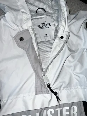 Women’s Hollister Windbreaker thumbnail 3