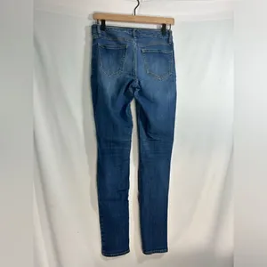 Old navy jeans | Size 4 | rockstar | in good used conditions | Mid - Rise thumbnail 2