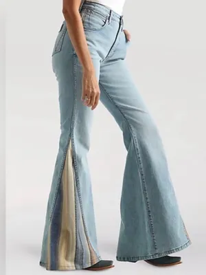 Wrangler X Pendelton Women's Trumpet Flare Jean in Light Wash Denim Size 32 Rare thumbnail 3
