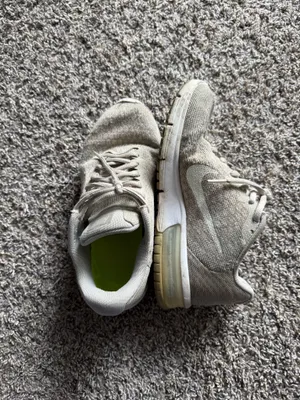 Women’s Nike Air Max Tennis Shoes thumbnail 4