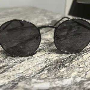 Black Vintage thumbnail 2