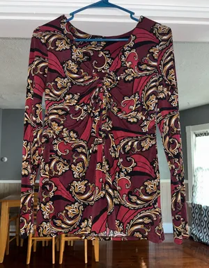Apt. 9 Blouse Women's Size Small Burgundy Long Sleeve Floral Baroque Foliate thumbnail 1