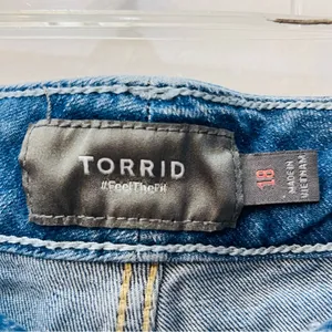Torrid denim shorts raw hem size 18 thumbnail 3