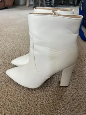 White Boots Size 7.5 thumbnail 2