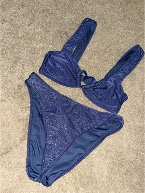 Cupshe Dazzling Navy Heart Bikini Top & Mid-Rise Bottoms Set thumbnail 4