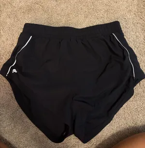 Fabletics shorts thumbnail 1