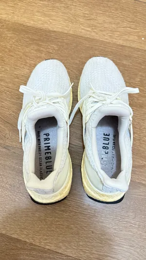 adidas Ultraboost 4.0 Women’s Size 7.5 Athletic Shoes thumbnail 5