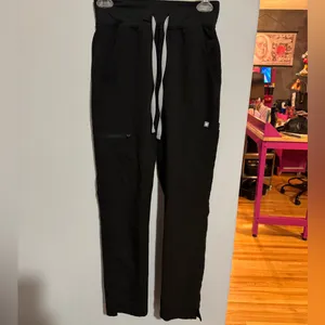 Figs High Waisted Yola Skinny Scrub Pants- XS thumbnail 2