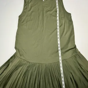 NWT ASOS Design Safari Green Drop Waist Pleated Shift Dress Womens Sz 2 thumbnail 4