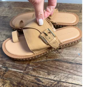 Vince Camuto Tan sandals size 7‎ thumbnail 3