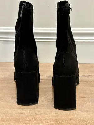 Kenneth Cole Reaction Black Suede Ankle Heeled Boots thumbnail 5