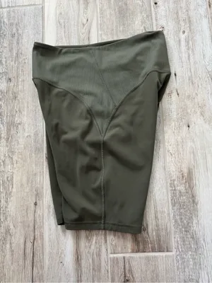 Lululemon Blissful Bend Super High-Rise Short 8"Army Green Size 10 thumbnail 7