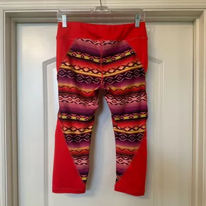 Gianni Bini - Adorable Tribal Pattern Leggings - BRAND NEW, NEVER WORN! thumbnail 6