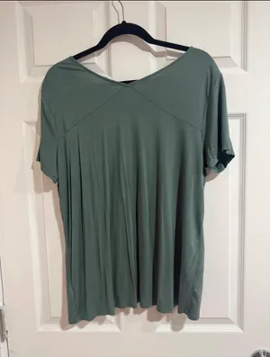 Short sleeve/Vneck top Green Size XXL thumbnail 2